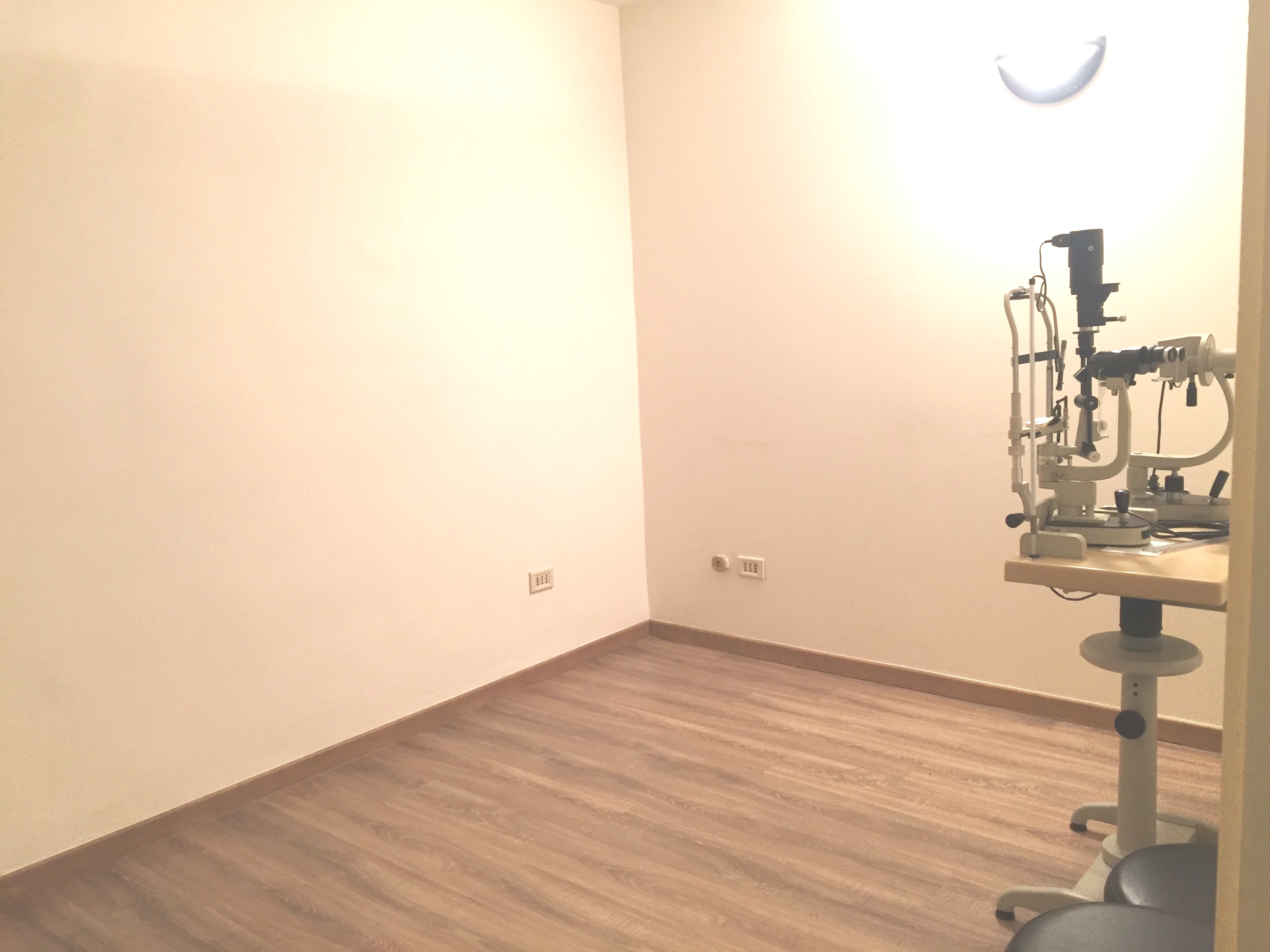 Locale commerciale uso ottica 170 mq nel cuore umbertino di Bari