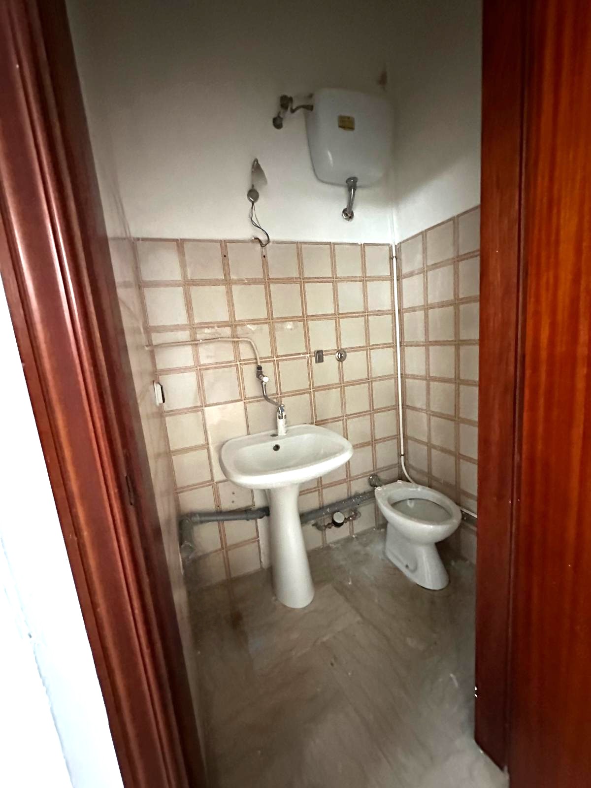 Locale 5 vetrine in viale Kennedy Triggiano in locazione