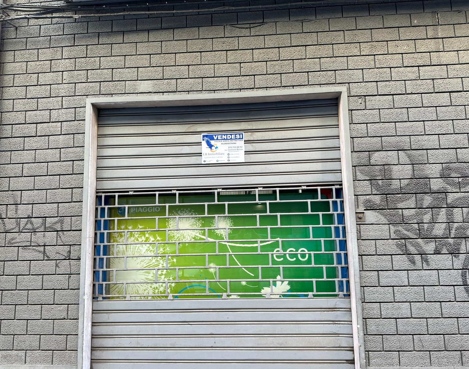 LOCALI 5 VETRINE 420 MQ PT OLTRE DEPOSITO 270 MQ VIA LATTANZIO 27-31-33-35-37