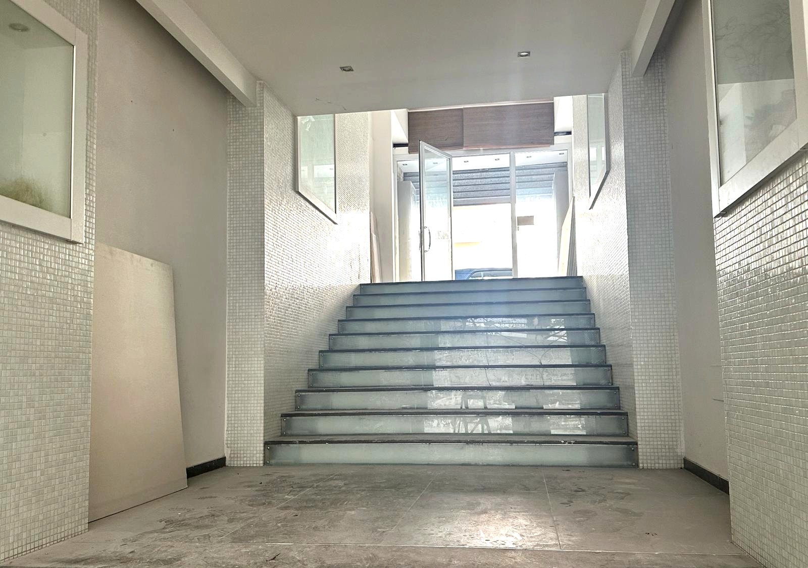LOCALE IN VENDITA VIA TOMA 49-55/A 550 MQ