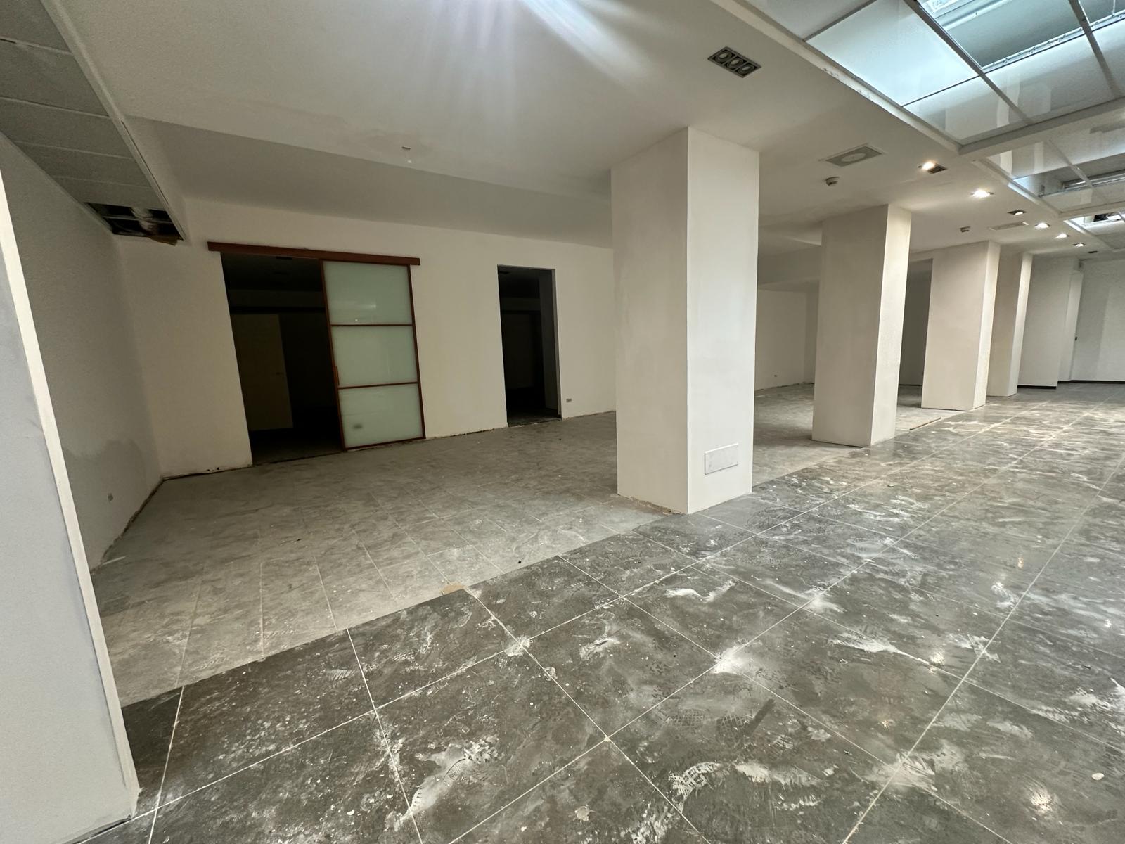 LOCALE IN VENDITA VIA TOMA 49-55/A 550 MQ